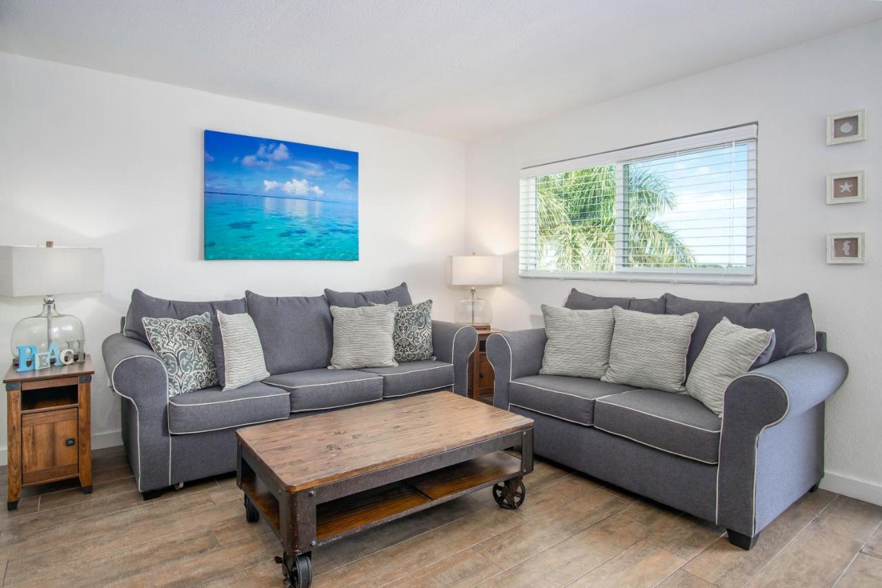 Bay View One Bedroom King Suite Balcony