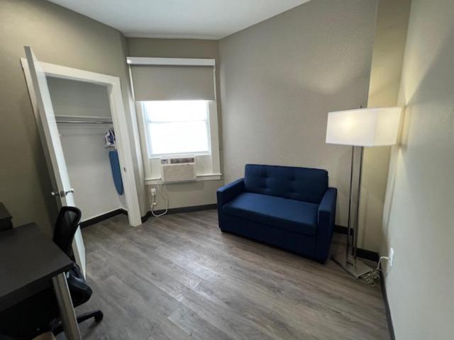Deluxe Double Suite Two Double Beds Non-Smoking