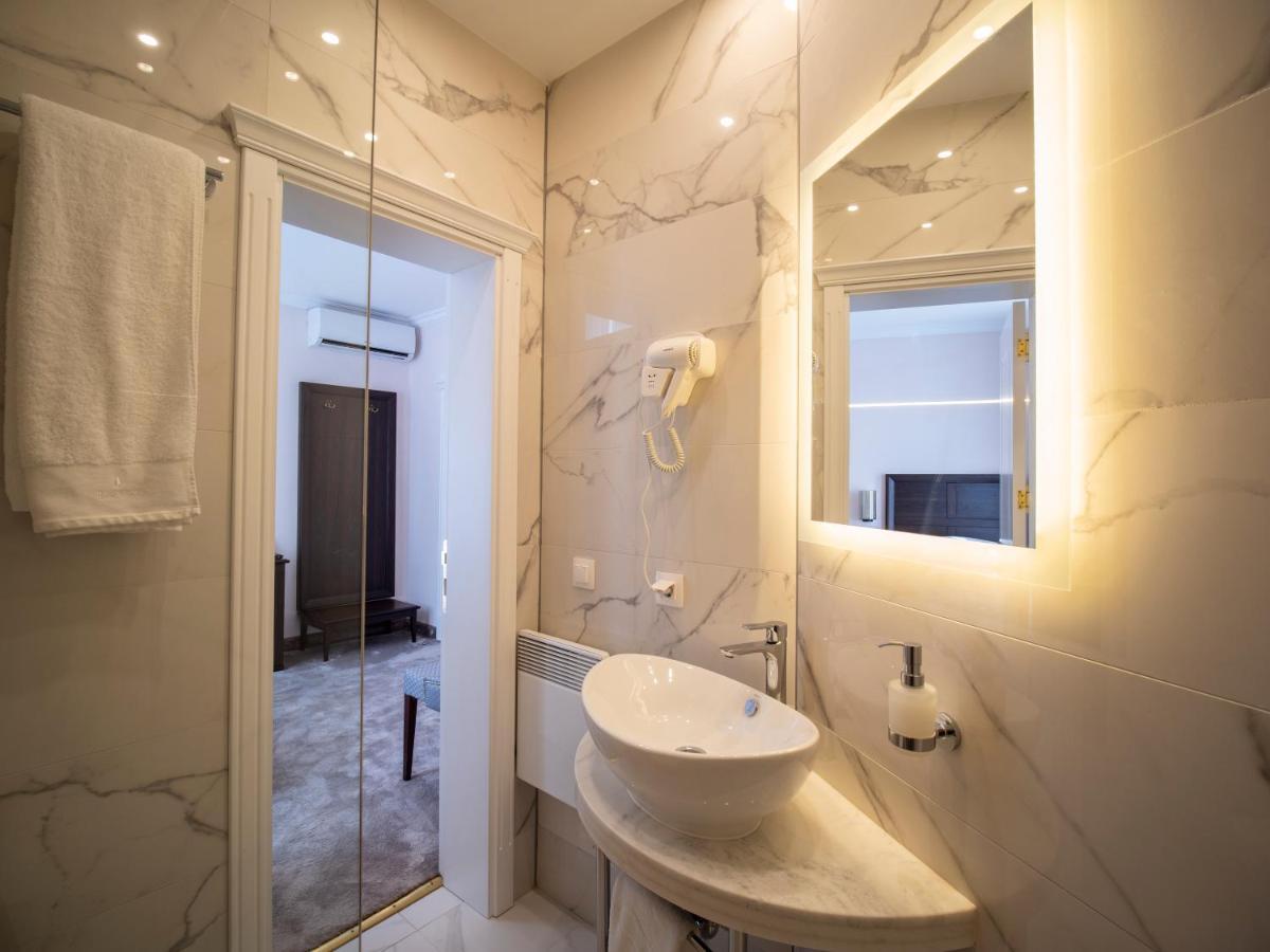 Luxurious Single Room