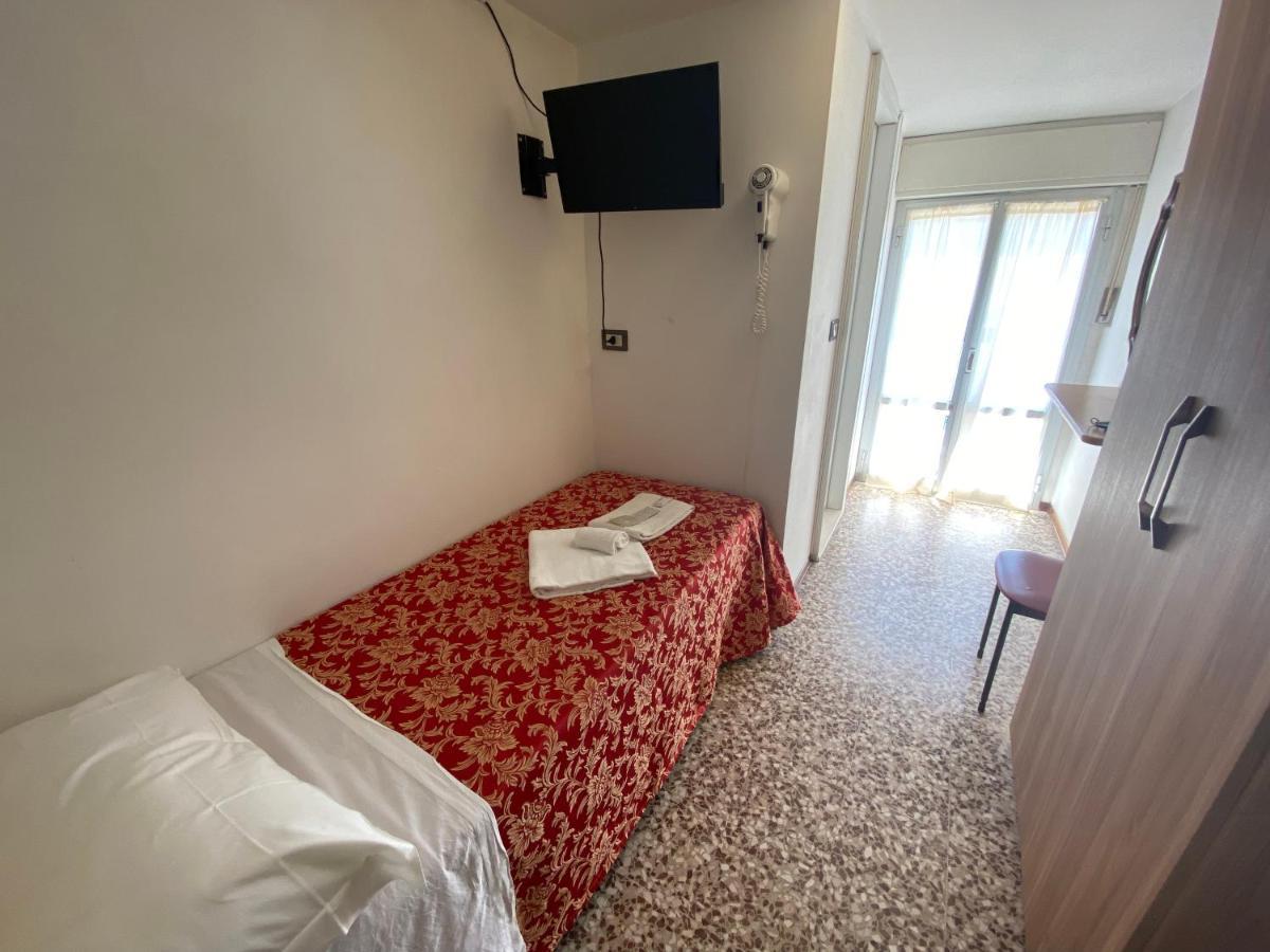 Economy Single Room