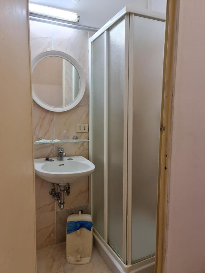 Habitación Individual con baño privado