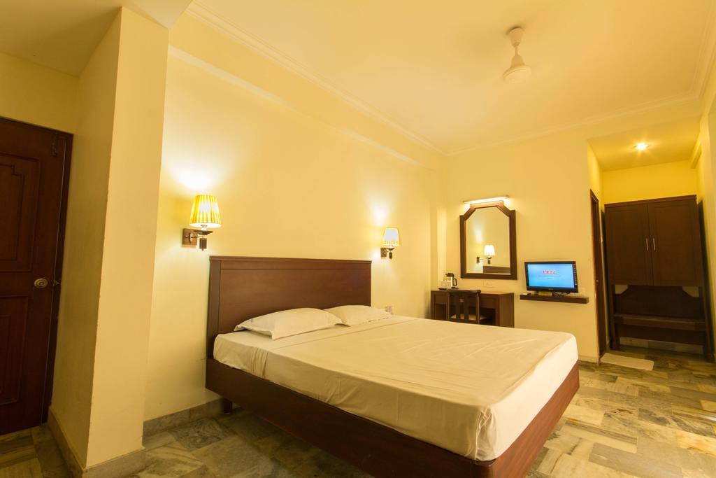 Standard Double or Twin Room (no AC)