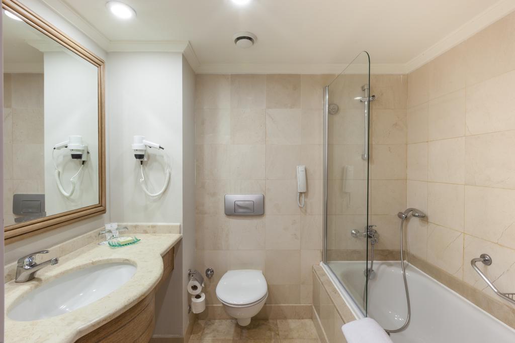 Family Room,141226422:JPEG