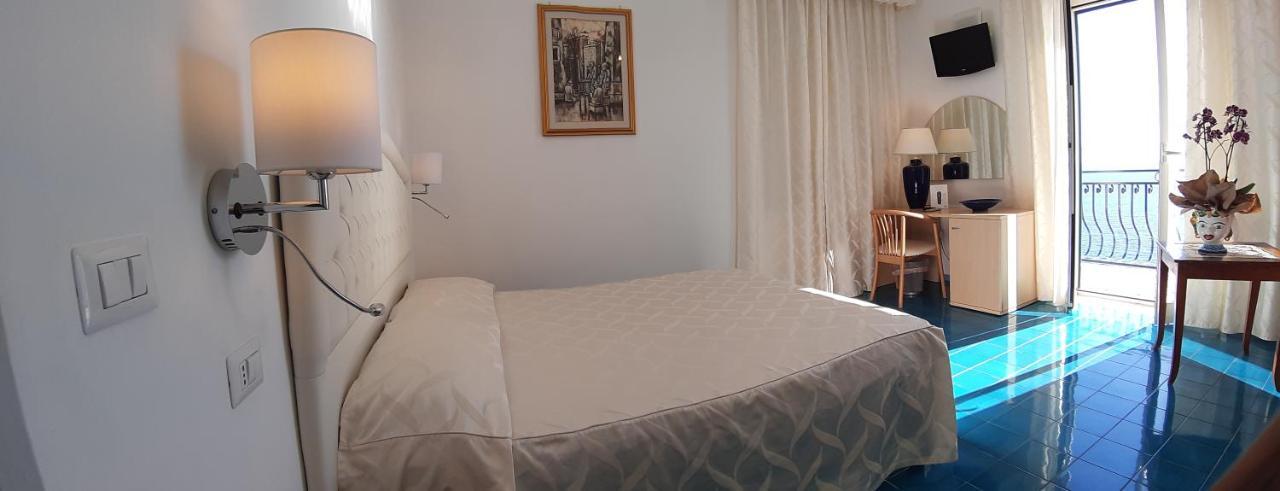 Deluxe Double Room Sea View