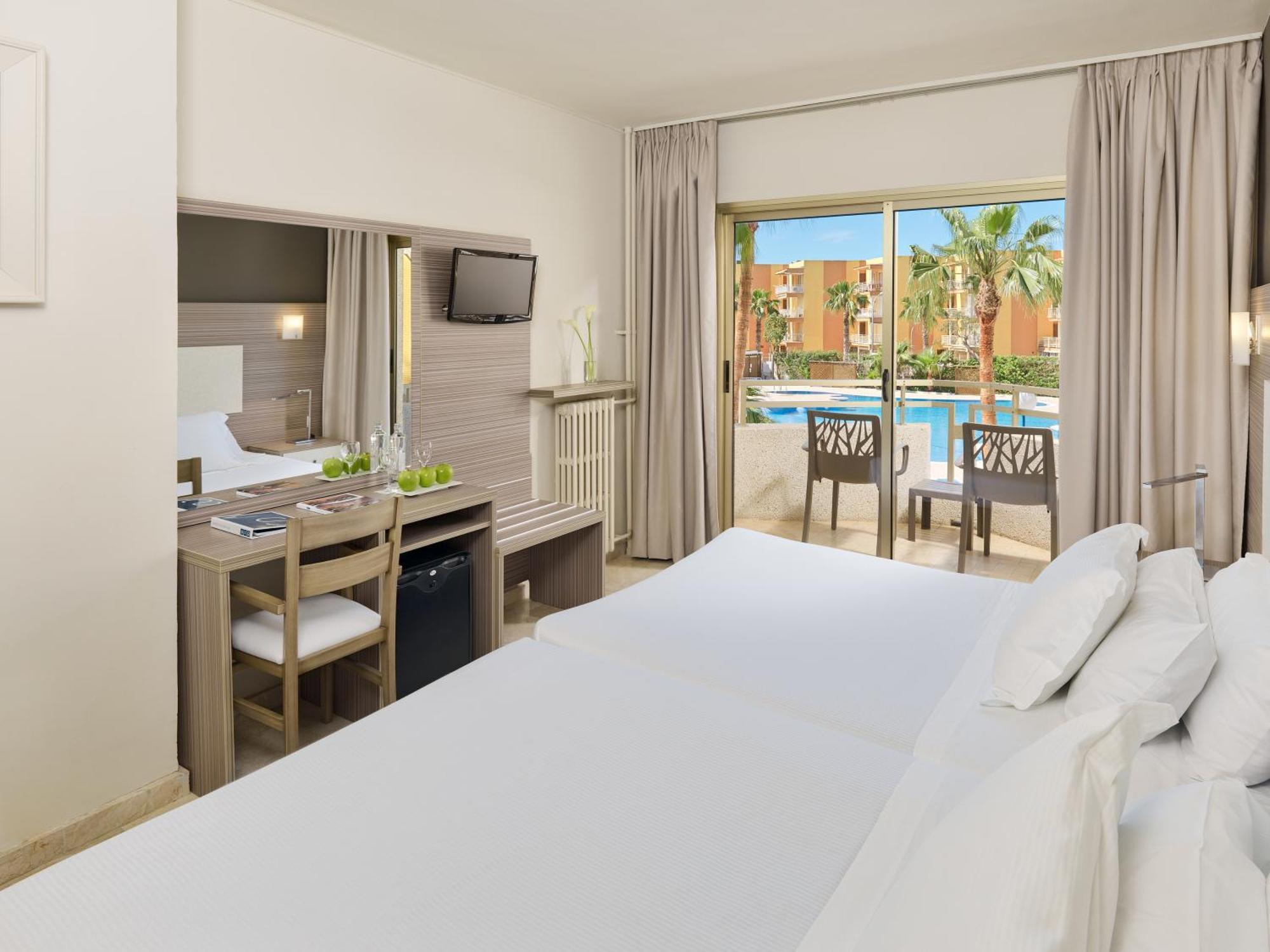 Family Economy Room ( 2 Adults + 2 Children up to 10 years old)