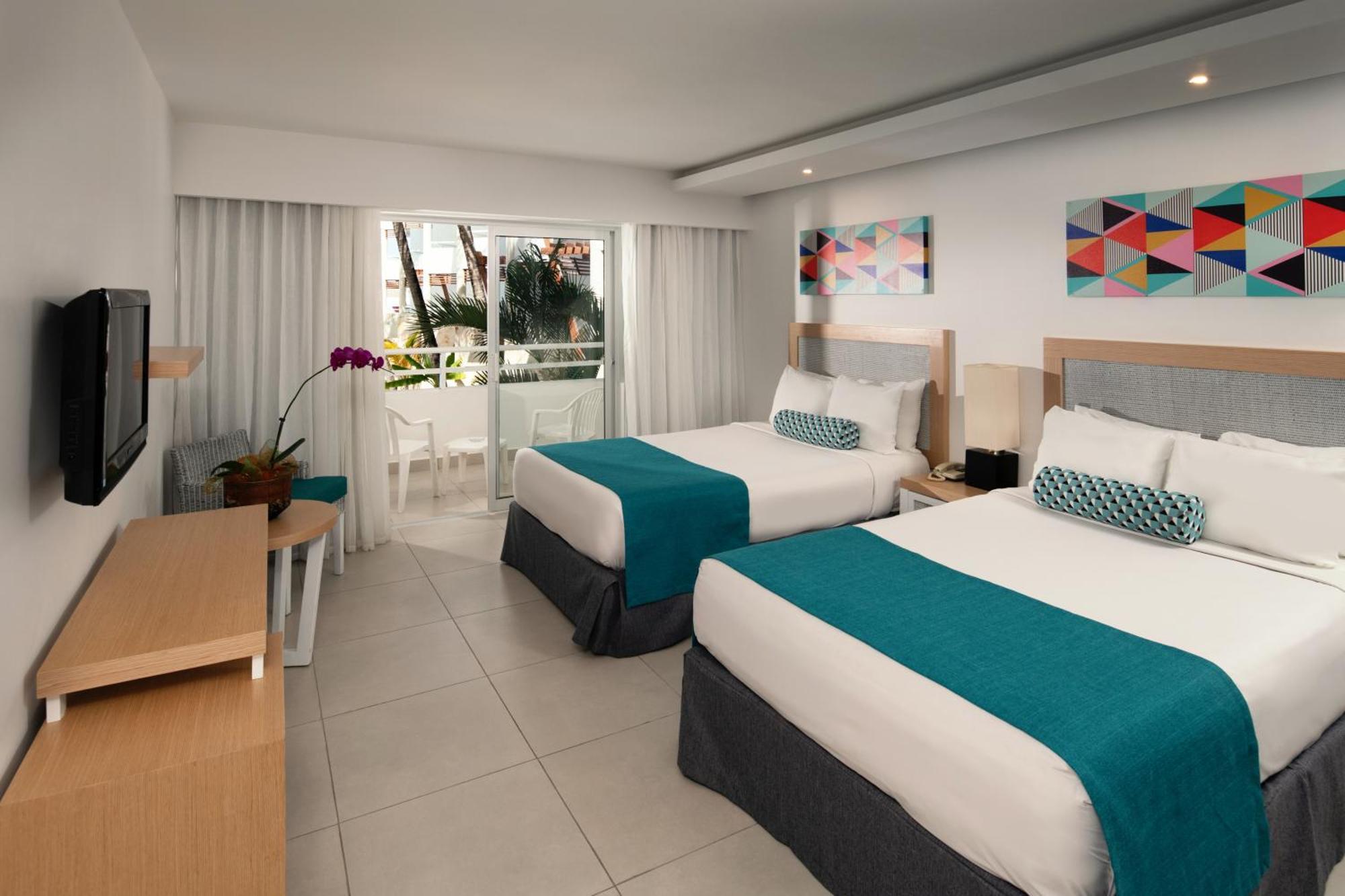 Deluxe Double Room Mobility Accessible Pool View Balcony or Terrace or Non-Smoking