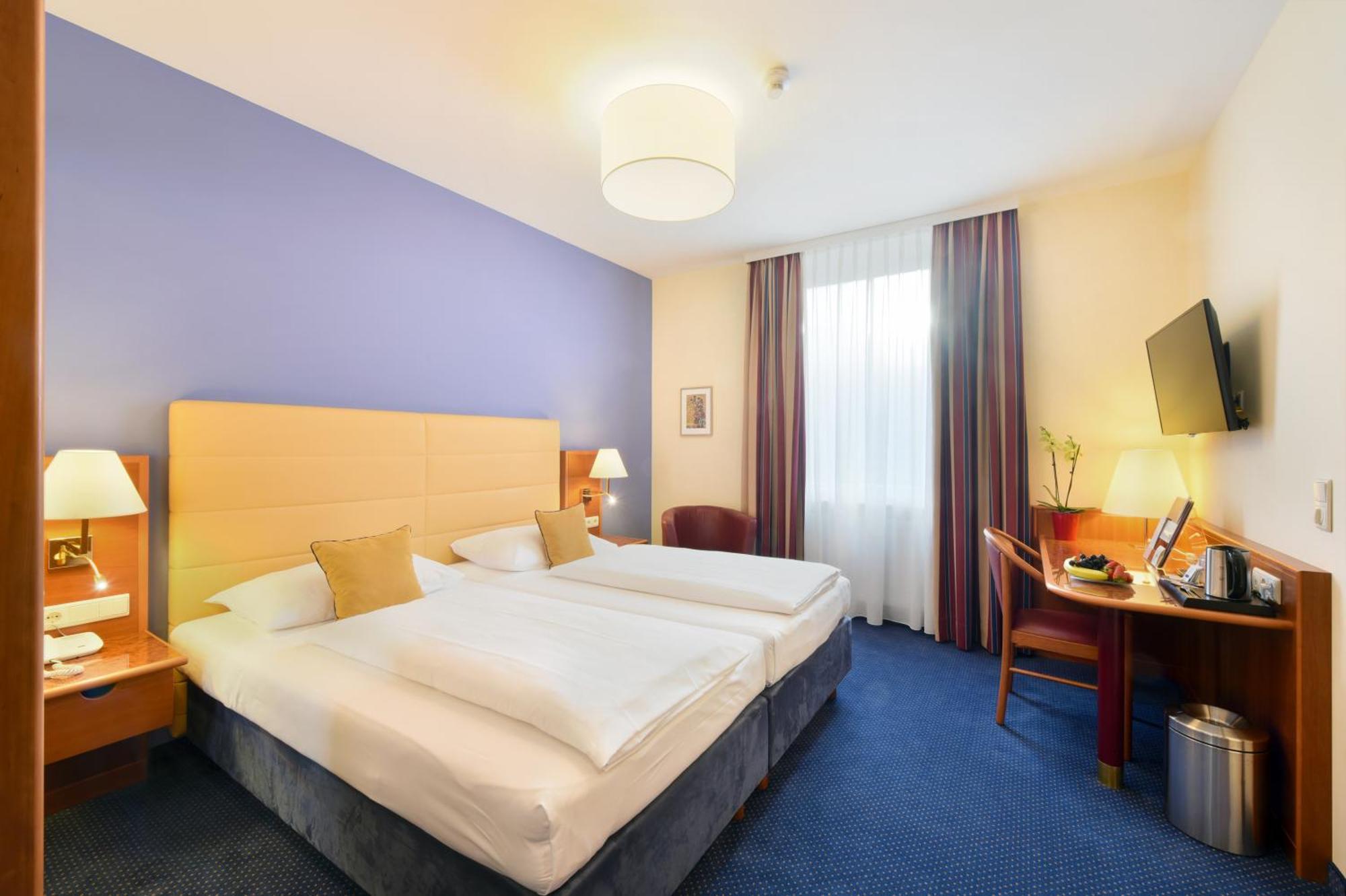 Double Room COMFORT courtyard view