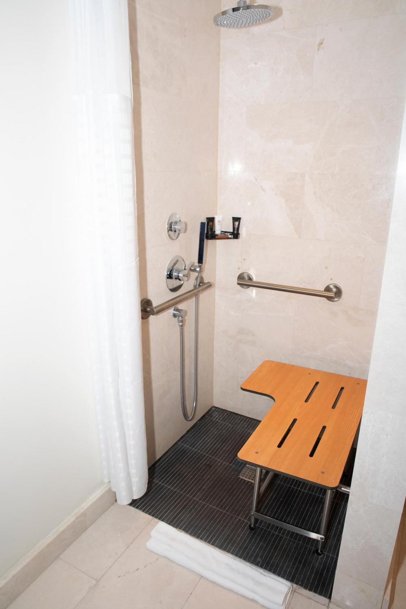 Quarto King Premium - Acessível a Pessoas com Mobilidade Condicionada