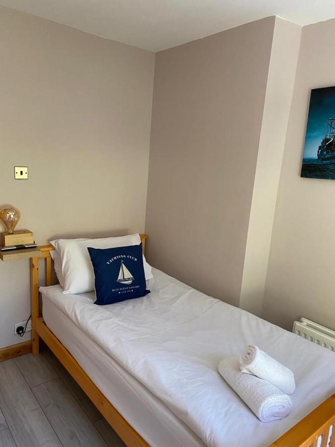 Single Room Private Bathroom
