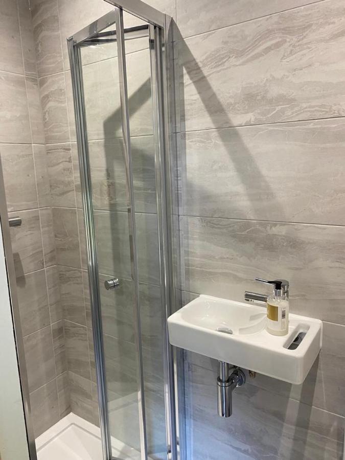 Single Room Private Bathroom