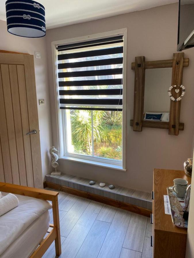 Single Room Private Bathroom
