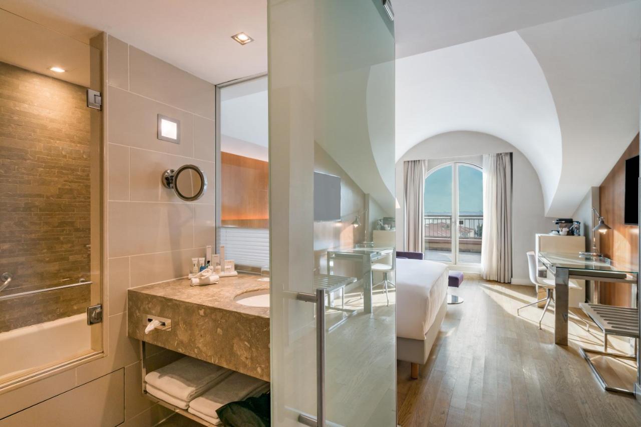 Premium Room Terrace Partial Sea View