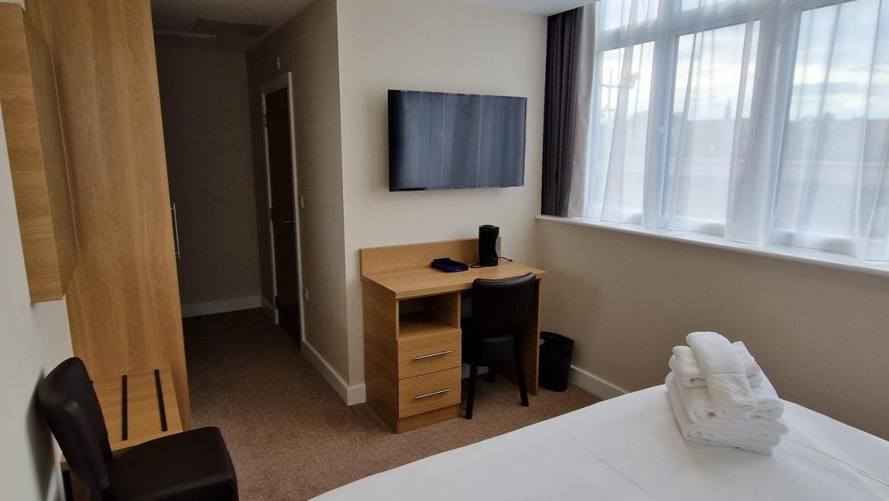 Standard King Room - Non-Smoking