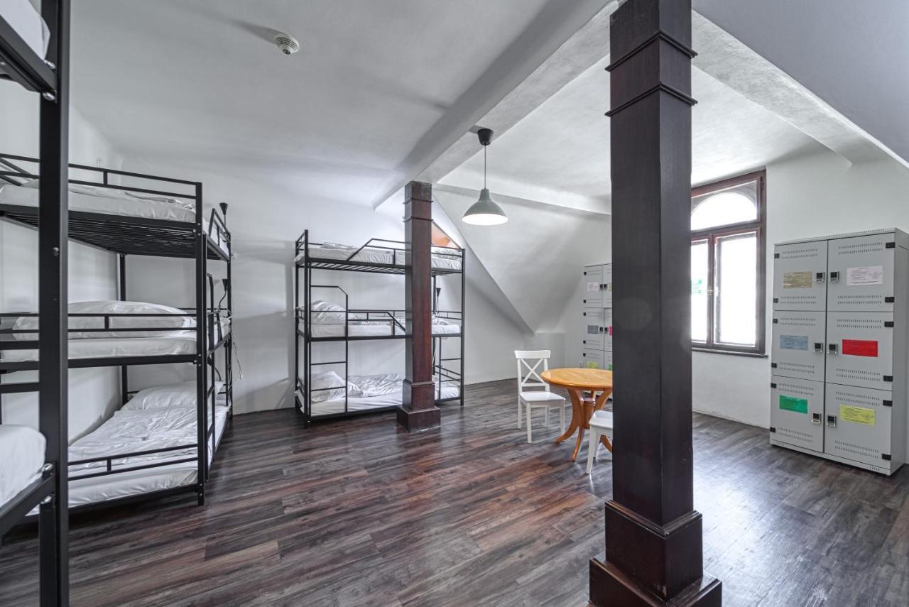 Single Bed 12-Bed Mixed Dormitory Room