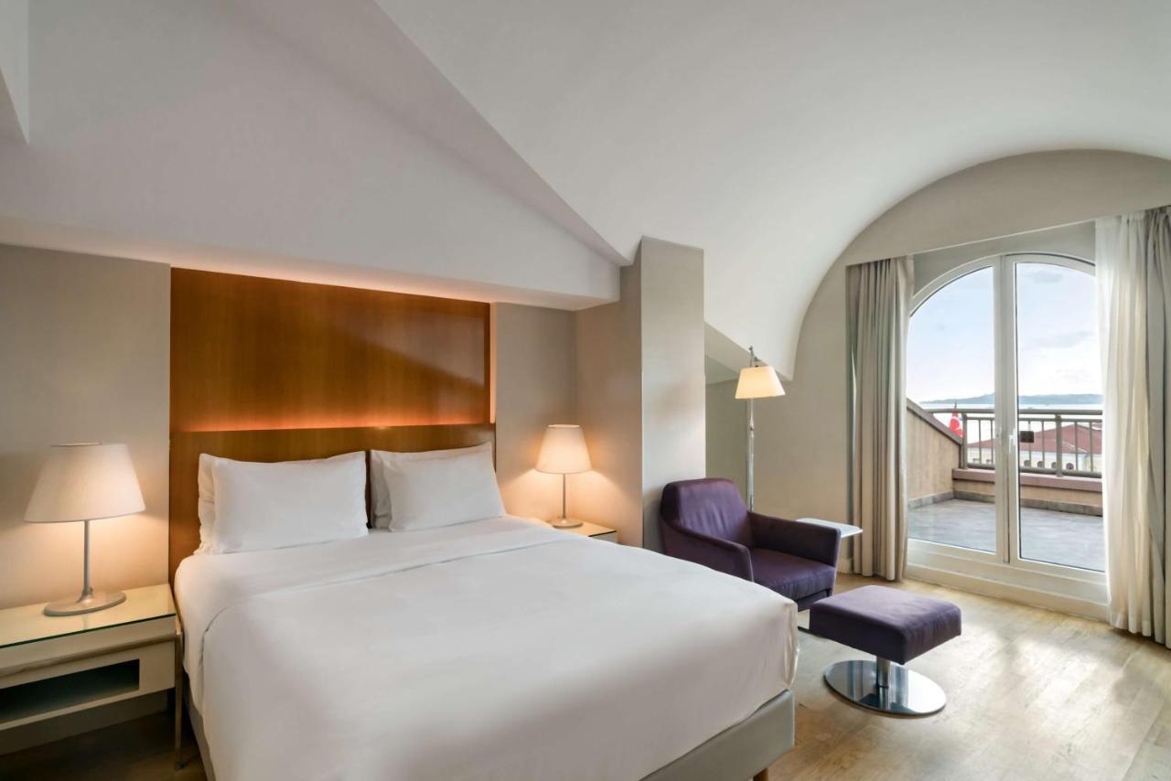 Premium Room Terrace Partial Sea View