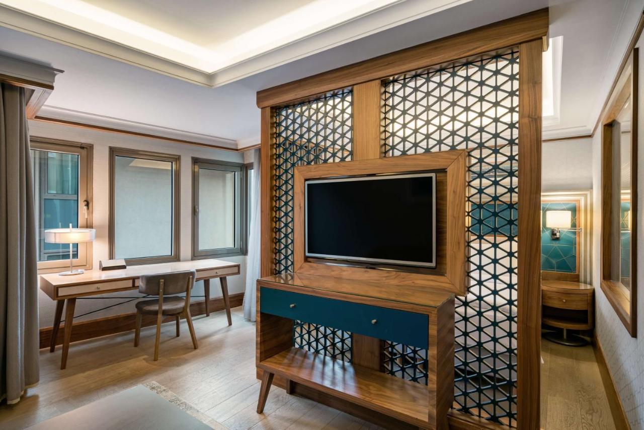 One-Bedroom Apartment Annex Building