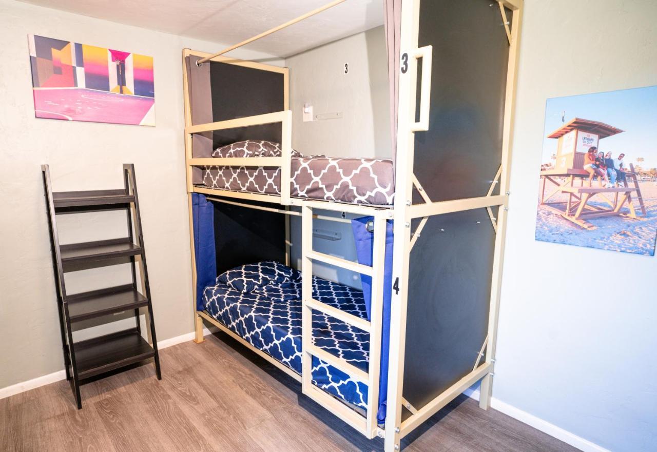 Bed 4-Bed Mixed Dormitory Room