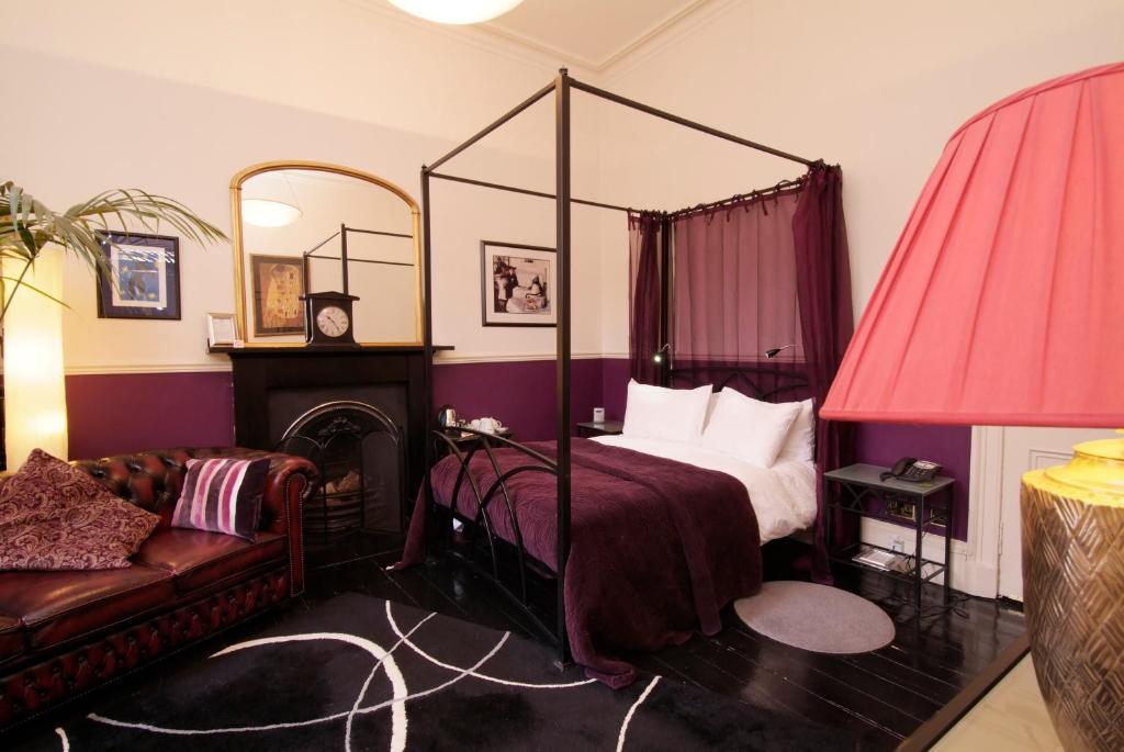 Four Poster Bedroom