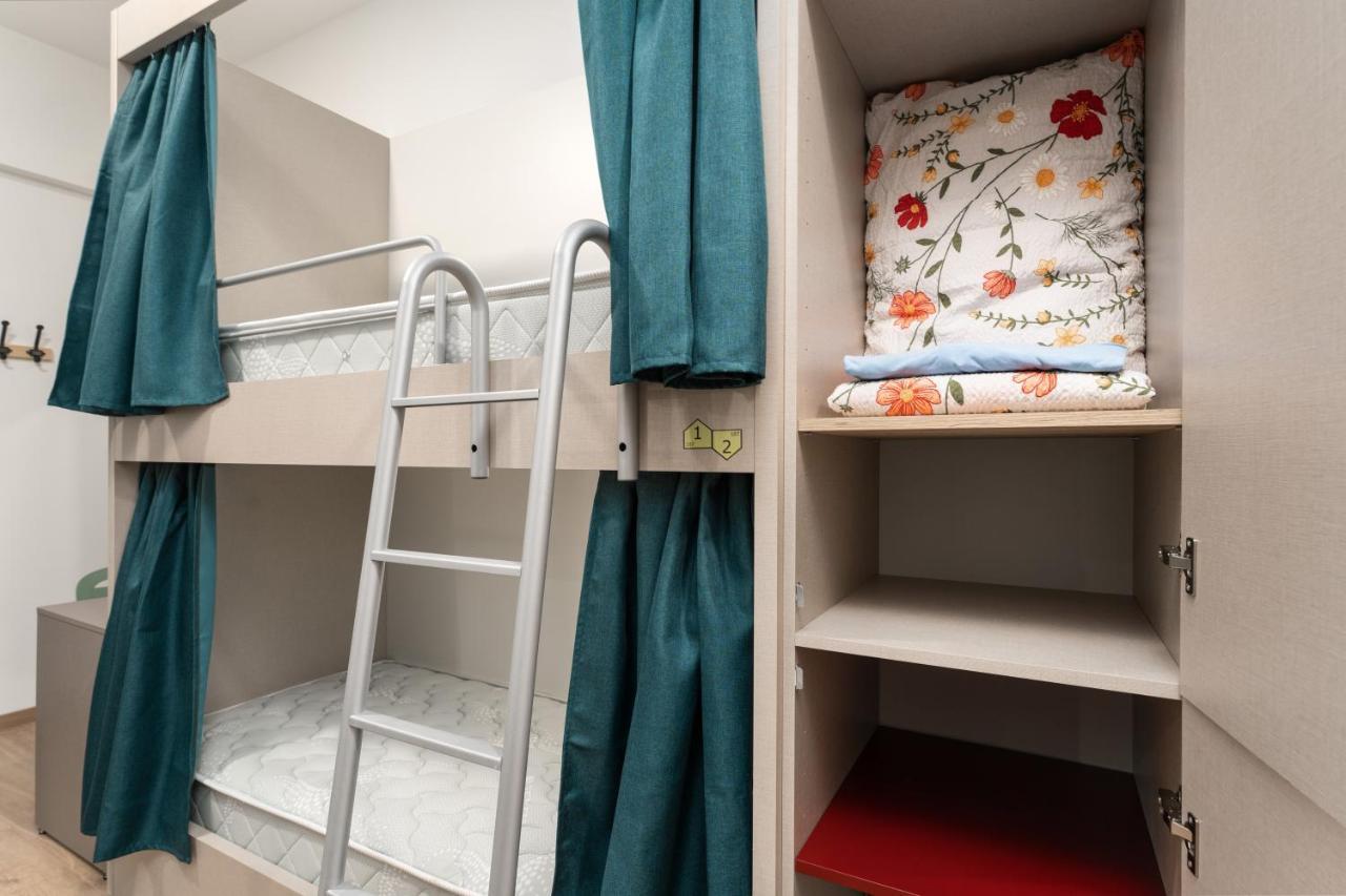 Bed 8-Bed Mixed Dormitory Room