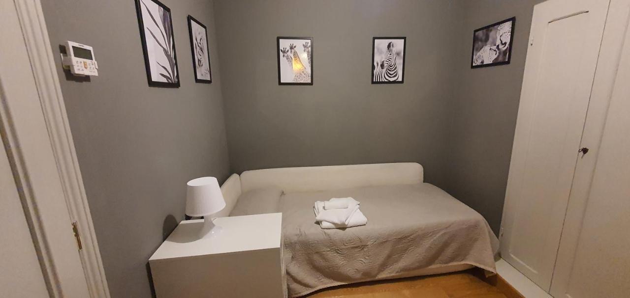 Camera Singola con Bagno Privato Esterno