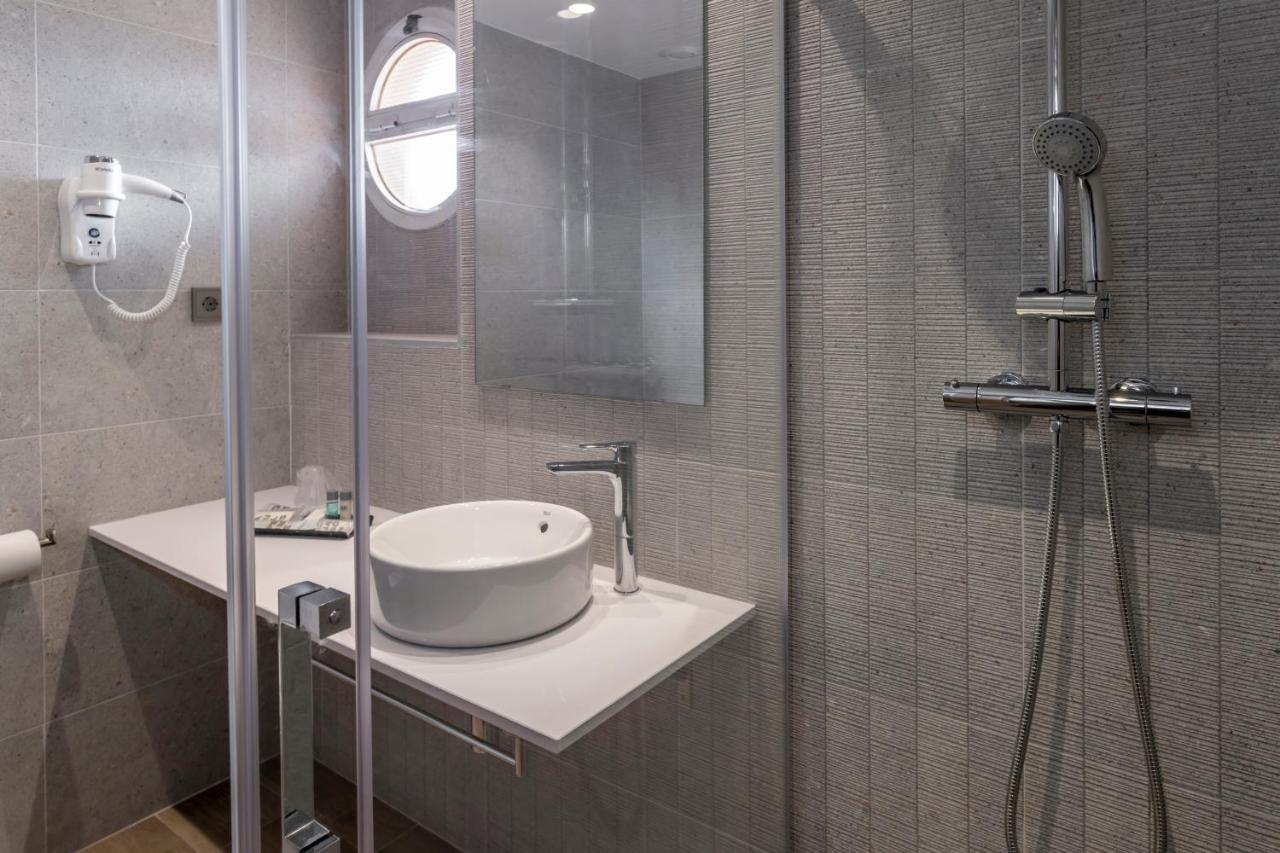 Triple Room with Side Sea View (3 Adults),1244978869:JPEG