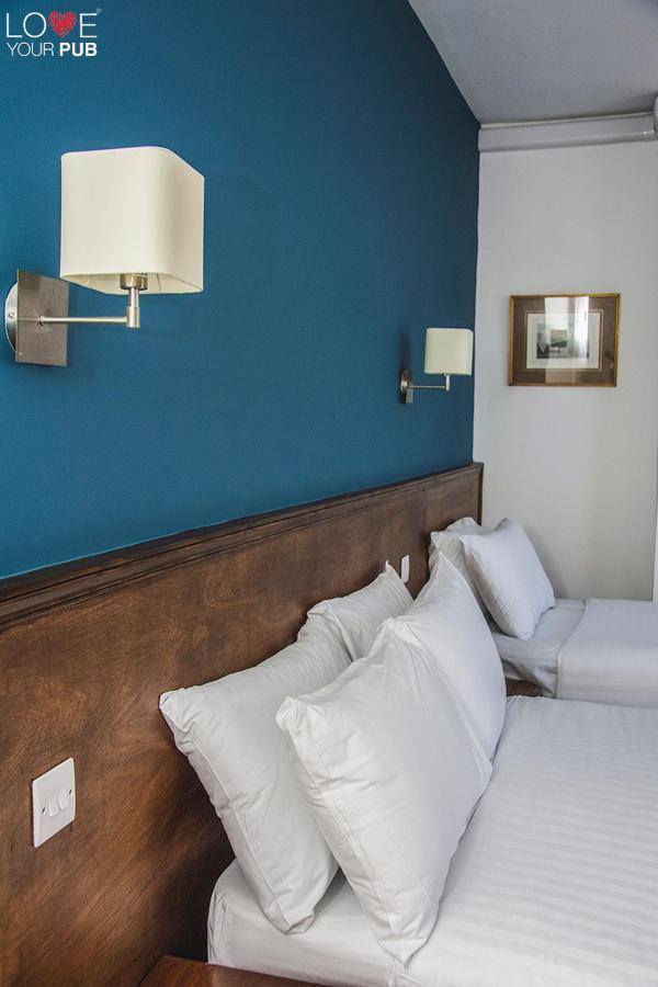Family Room,1587500499:JPEG