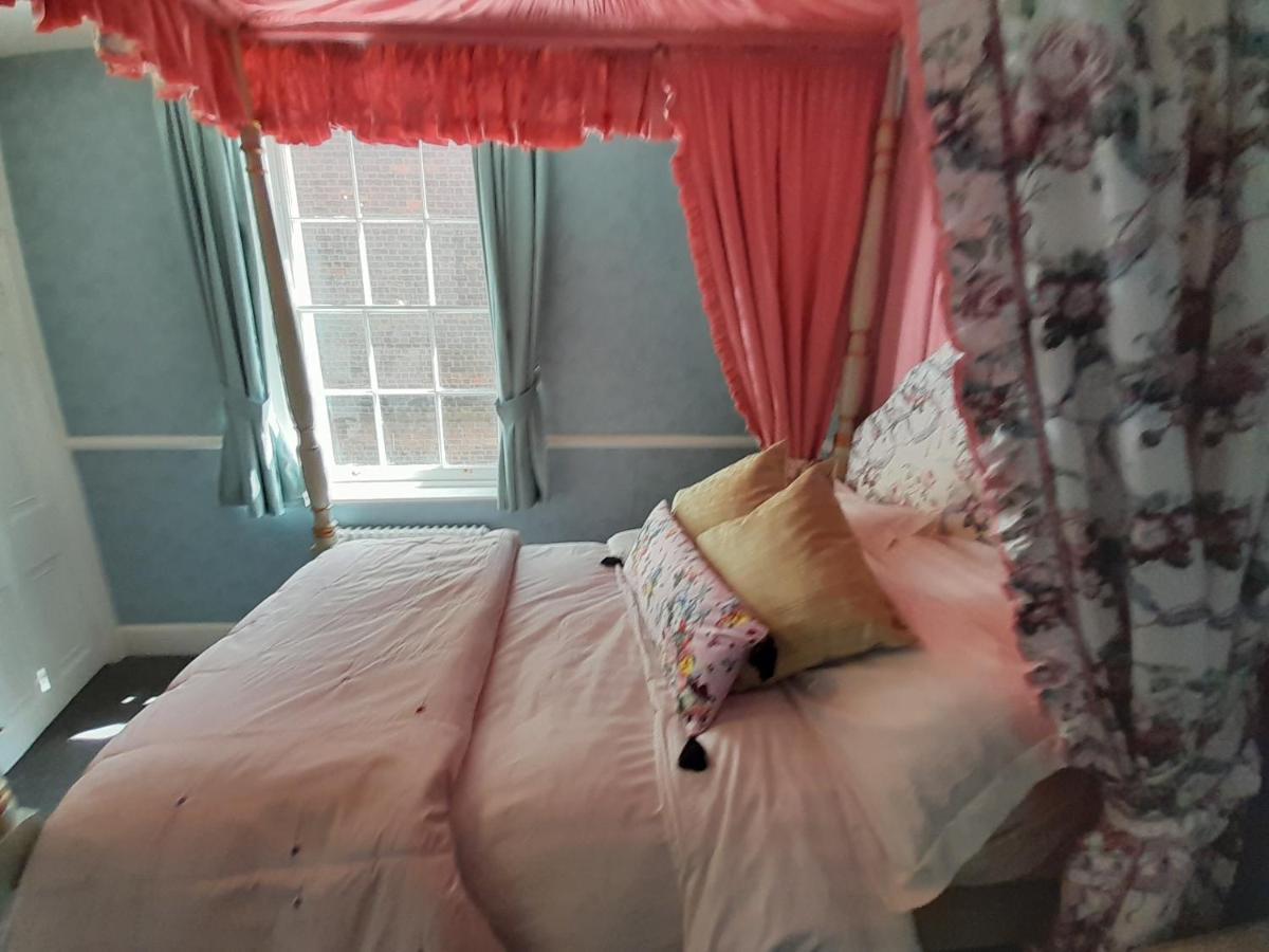 Double Room Private Bathroom
