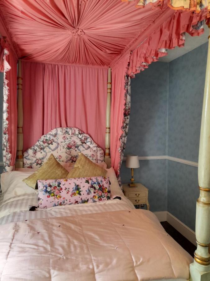 Double Room Private Bathroom