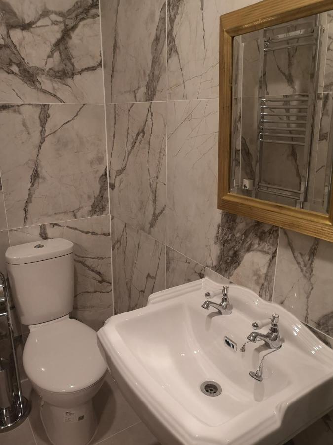 Double Room Private Bathroom