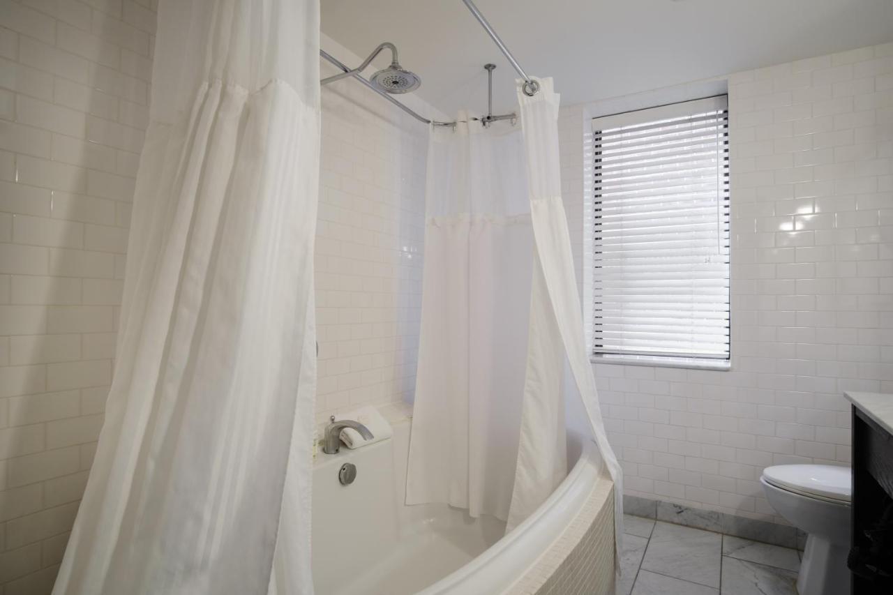 Romantic Luxury King Suite
