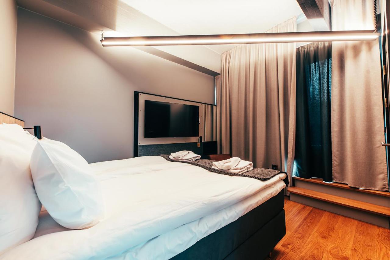 Alojamiento Deluxe con balcón - 1 cama extragrande