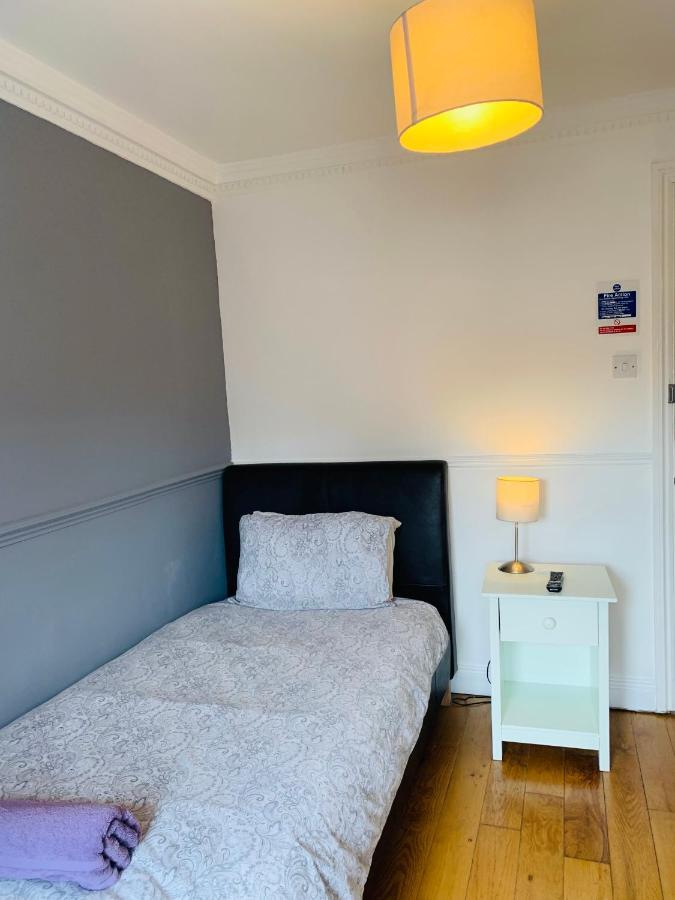 Single Room Shared Shower Toilet