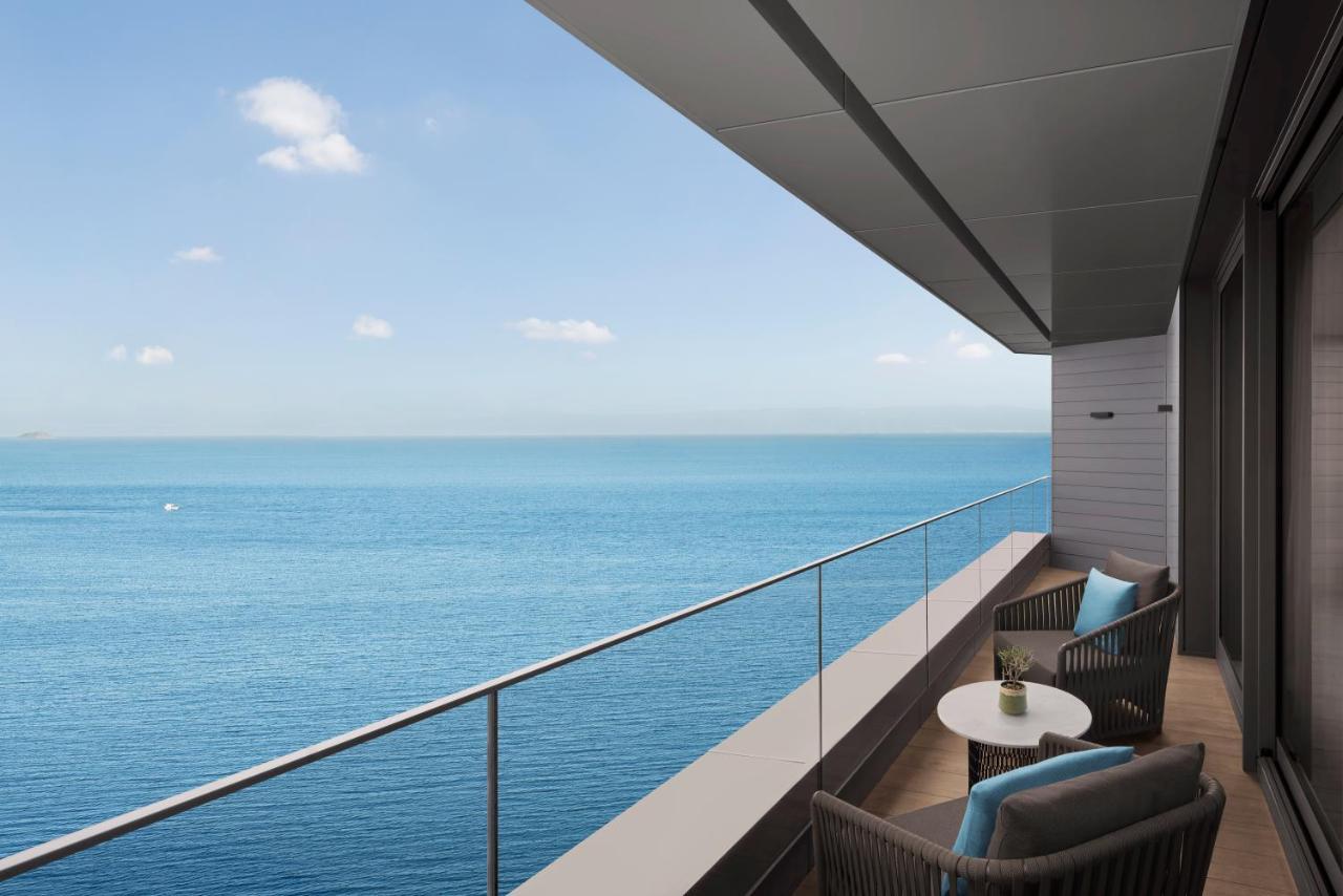 Deluxe King Room with Panoramic Sea View