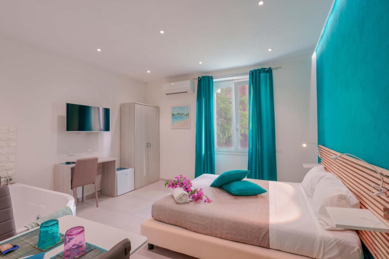 Deluxe Double or Twin Room Spa Bath