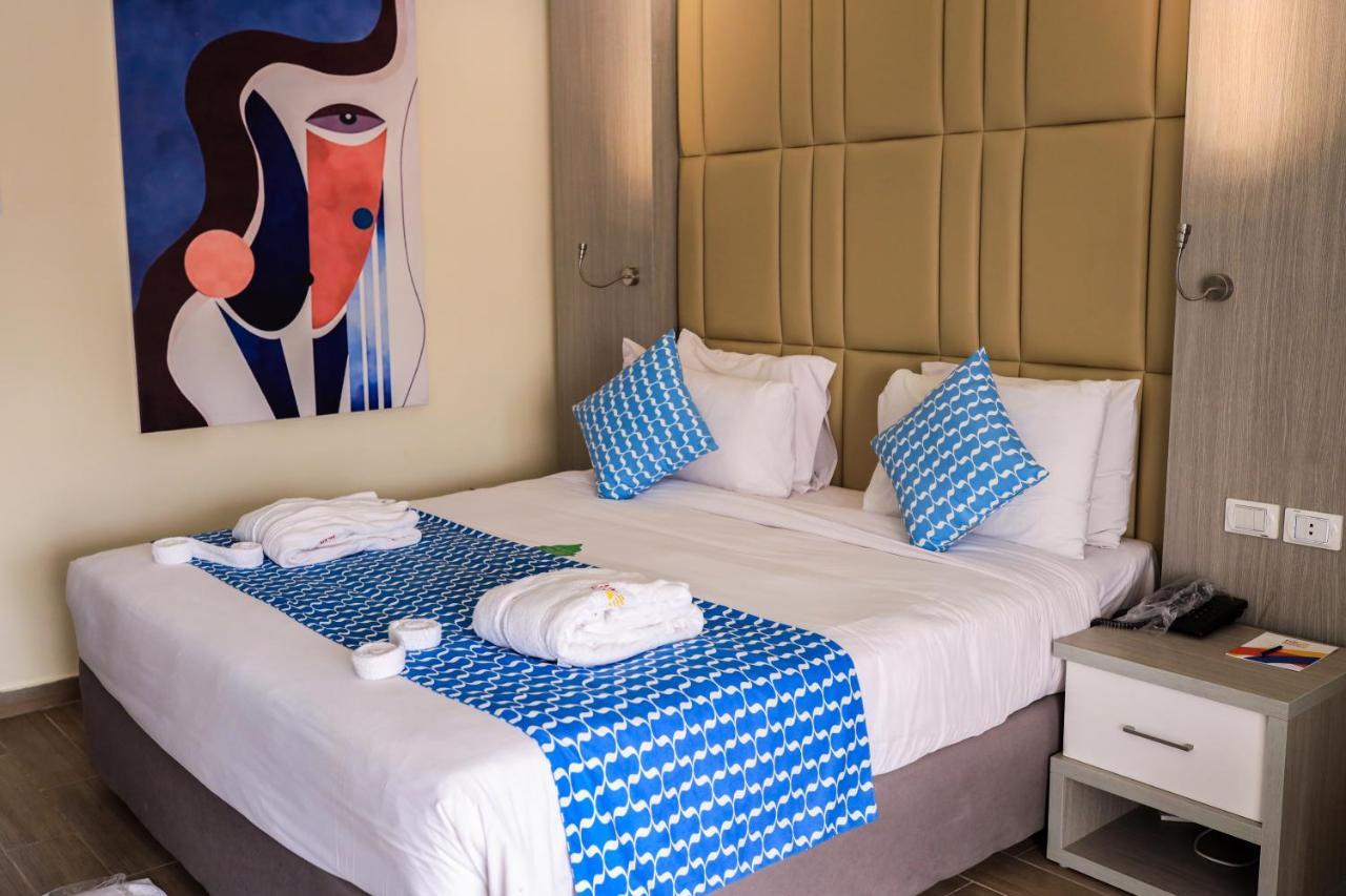 Deluxe Kamer met Uitzicht op het Zwembad