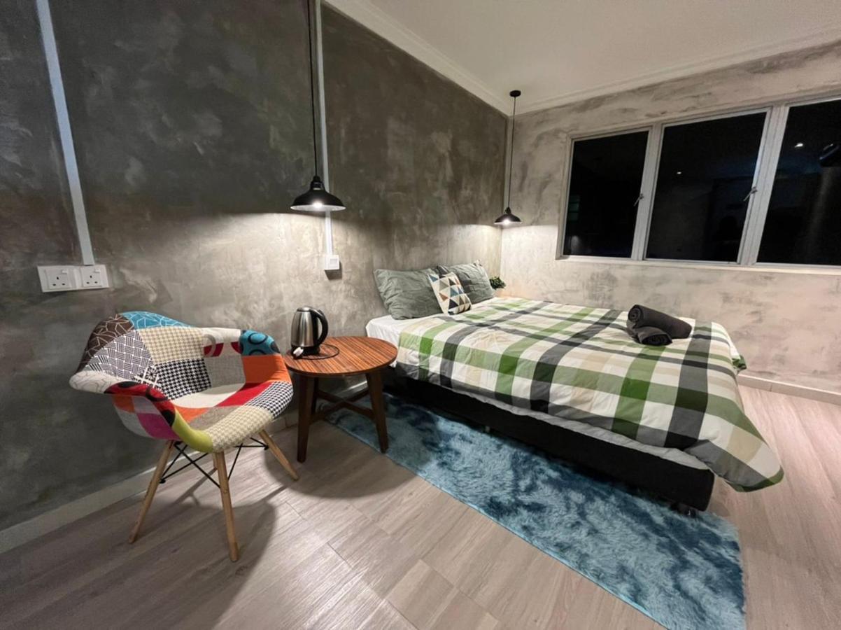 Deluxe Double Room Shower