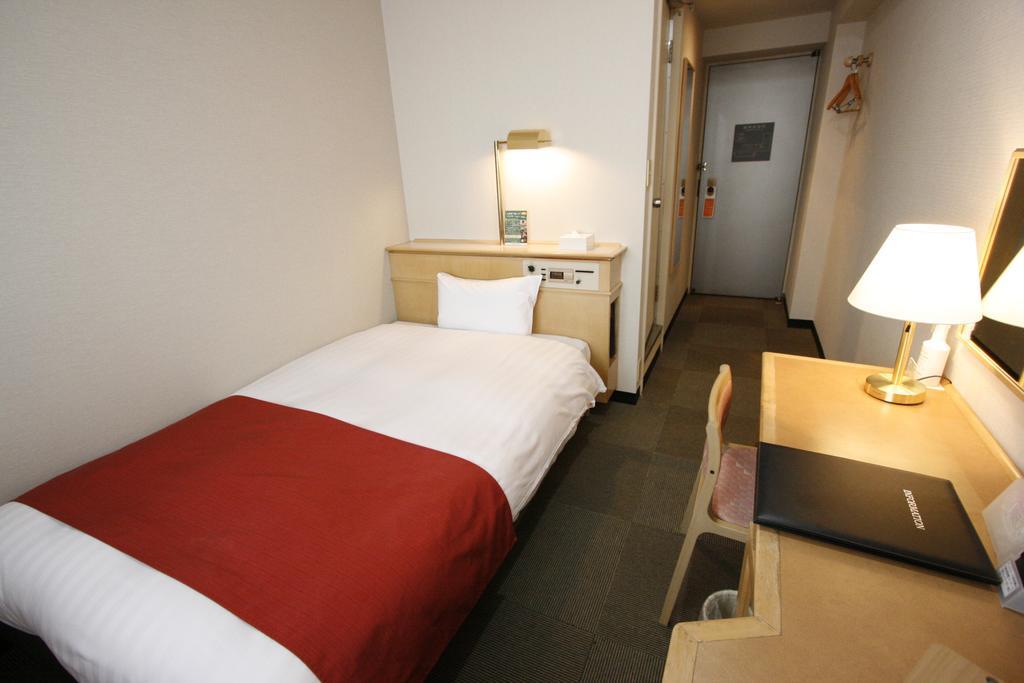 Doppelzimmer mit mit kleinem Doppelbett - Nichtraucher