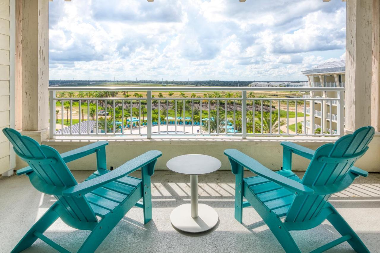 Queen Resort View
