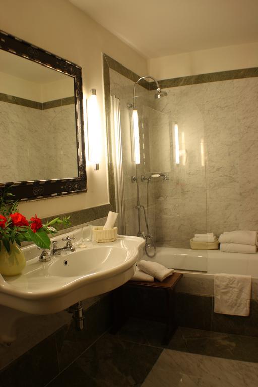Quarto Superior com Cama de Casal ou 2 de Solteiro