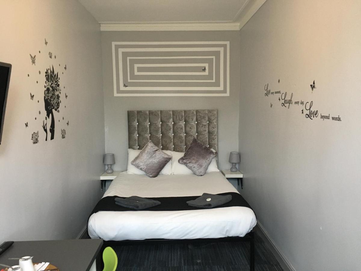 Double Room Private Bathroom
