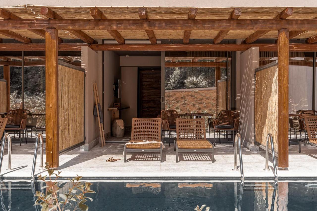 Double Swim up Pool Rooms