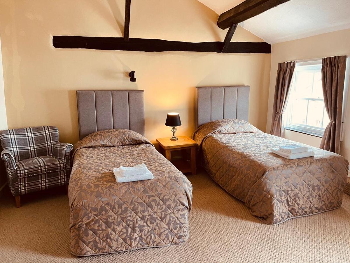 Twin Room with Private Bathroom