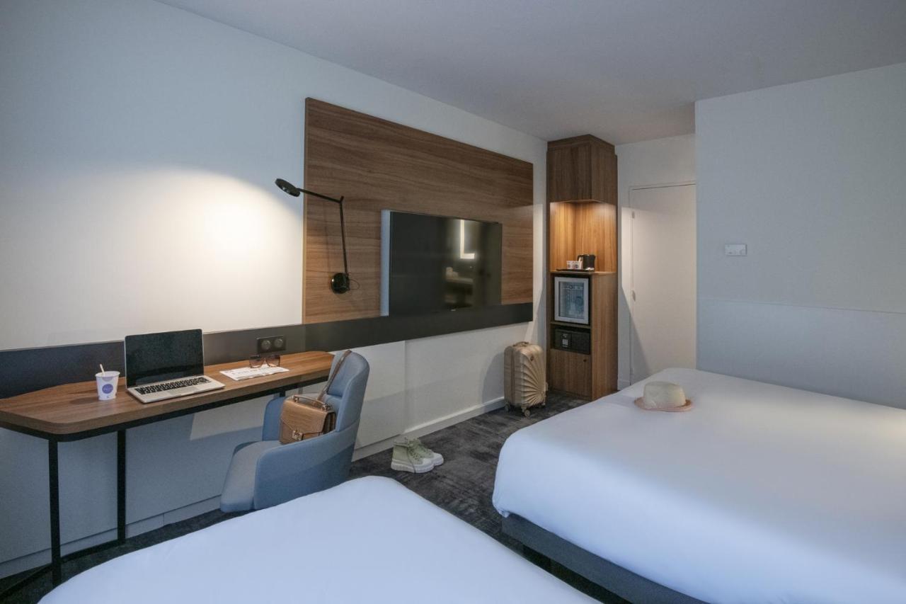 Classic Room with One Double Bed and One Single Bed