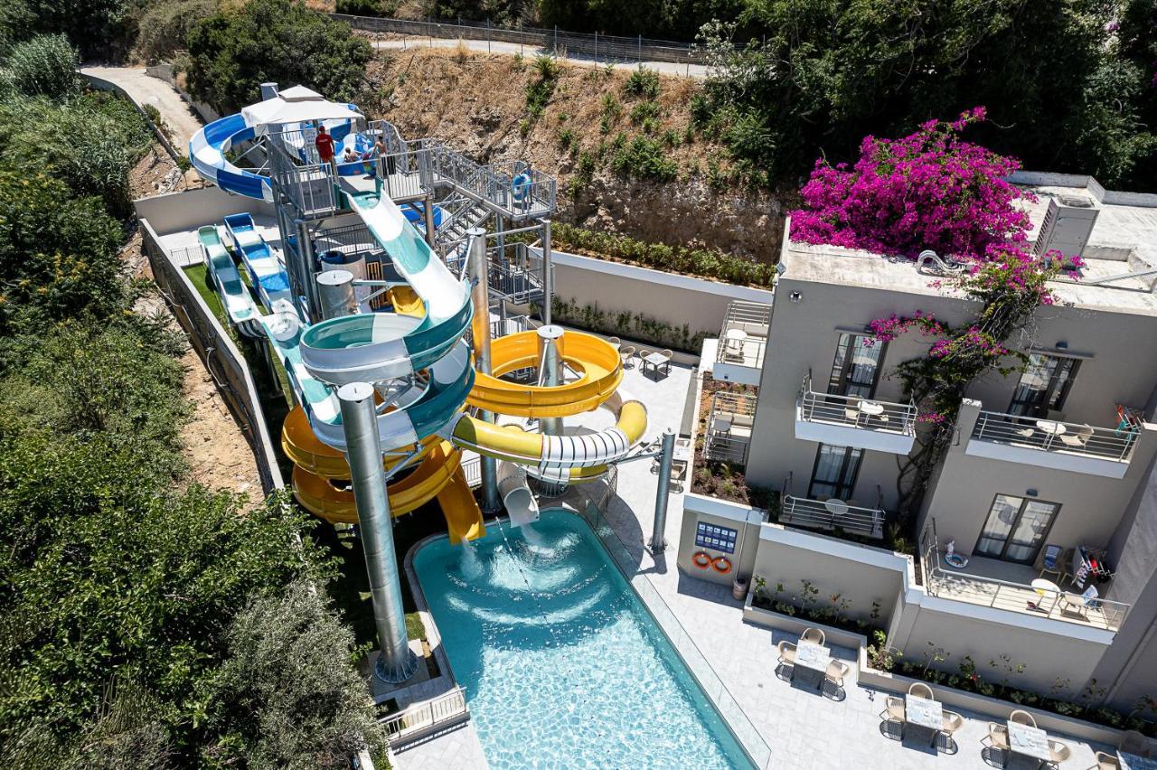 Double Room Pool or Garden View