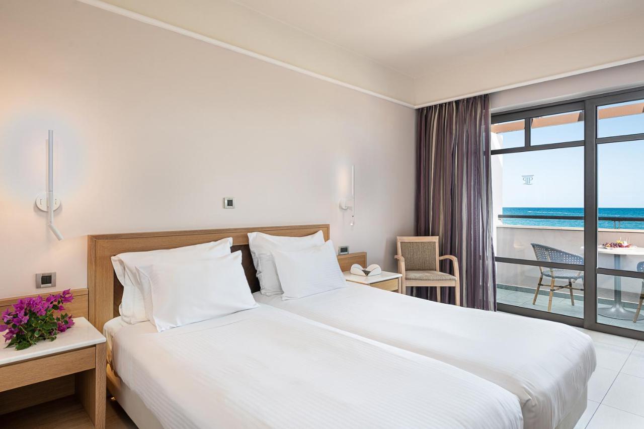 Double Room Garden or Pool View