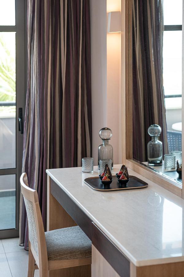 Double Room Garden or Pool View