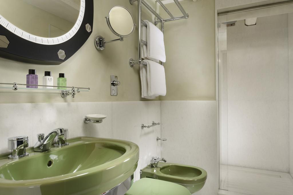 Deluxe Double Room Canal View