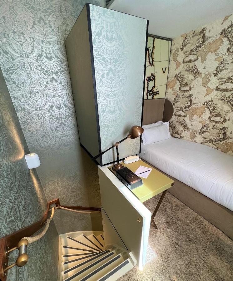 Duplex Single Room with internal stairs