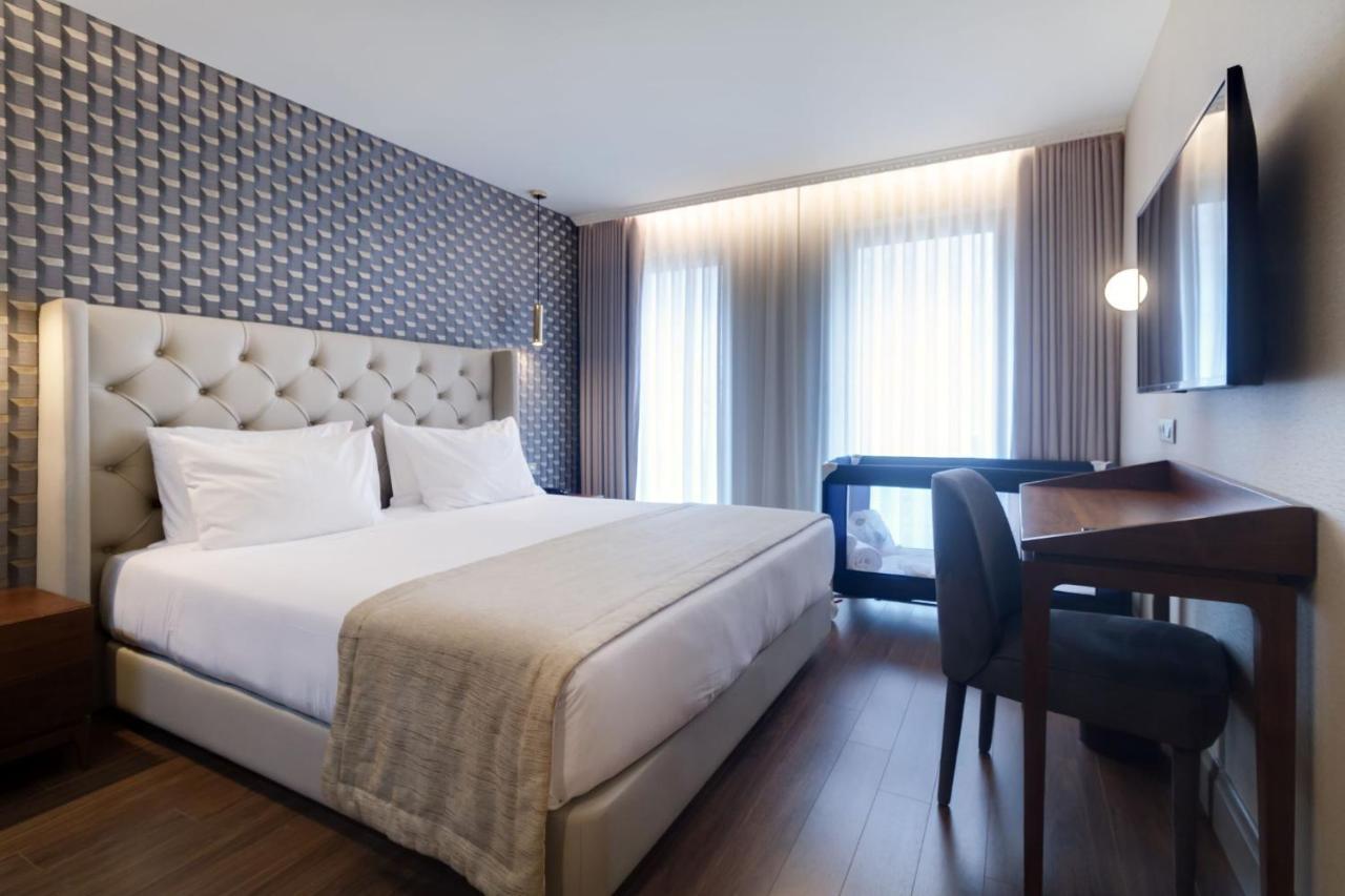 Quarto com Cama de Casal ou 2 de Solteiro