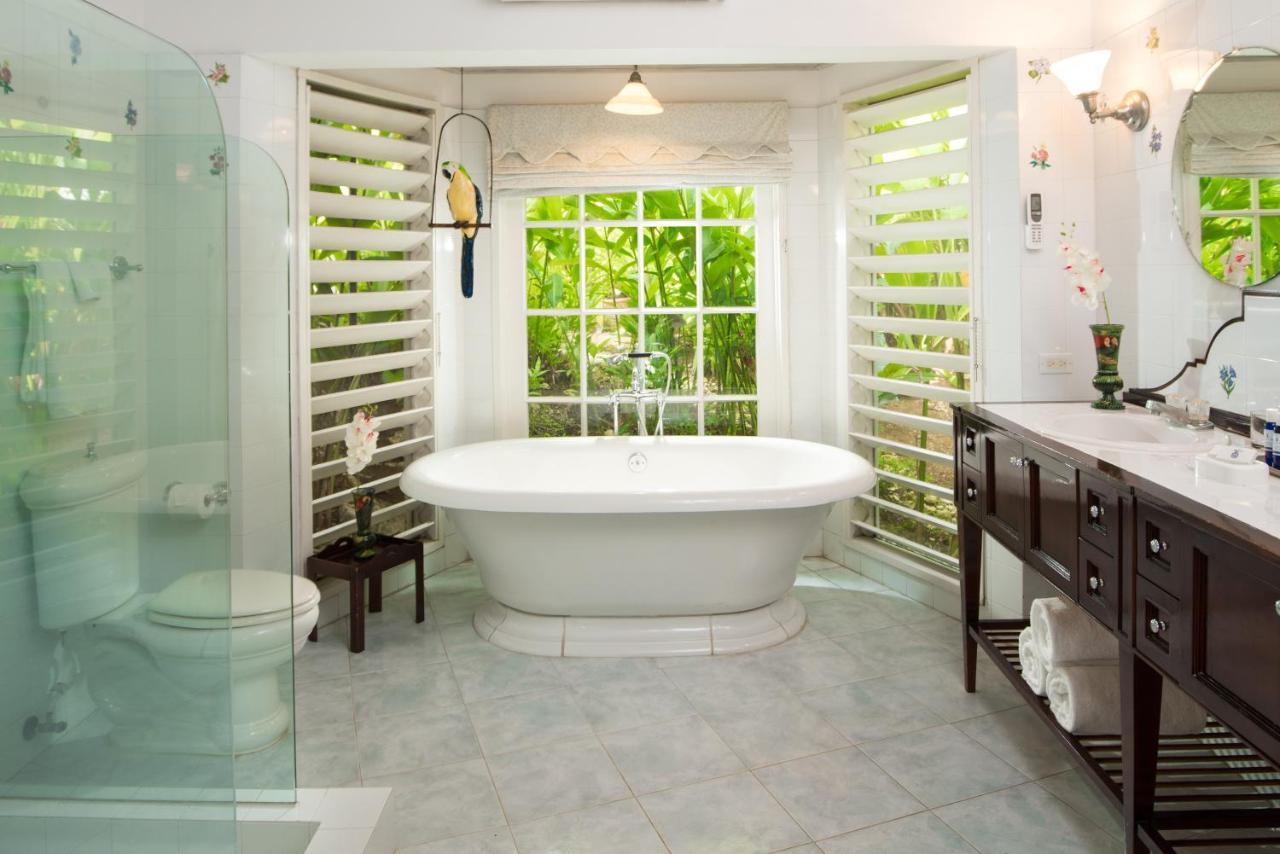 Villa Clássica de 5 Quartos com Piscina Privativa